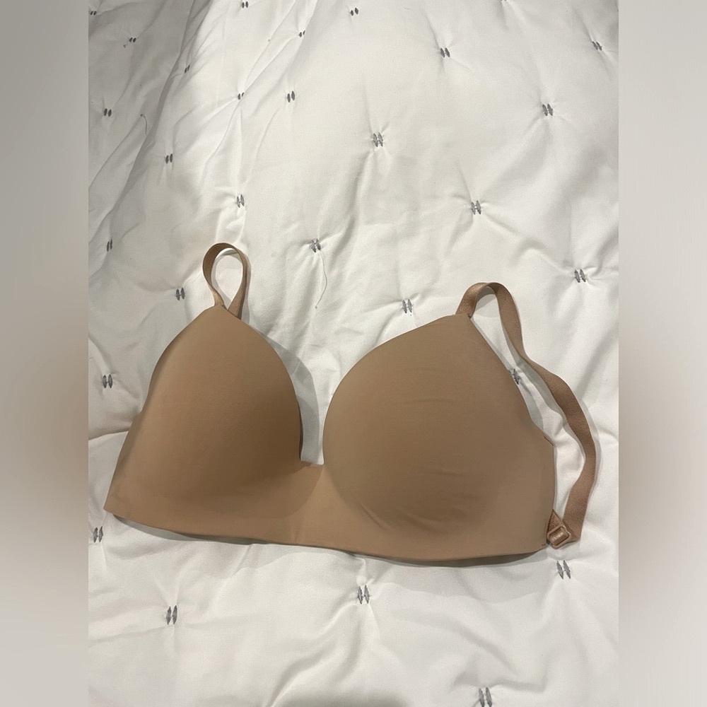 Bras - Picture 8 of 8